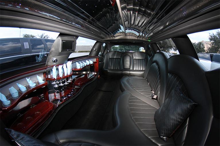 North Port Lincoln MKT Stretch Limo 